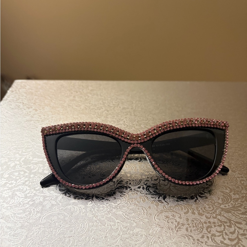 Elegant Pink Rhinestone Sunglasses
